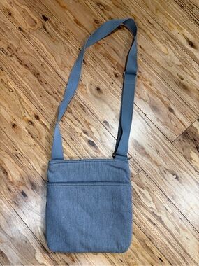thirty-one Gray Crossbody Messenger Bag with Adjustable Strap